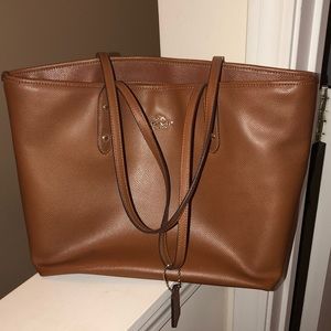 Authentic Coach tote
